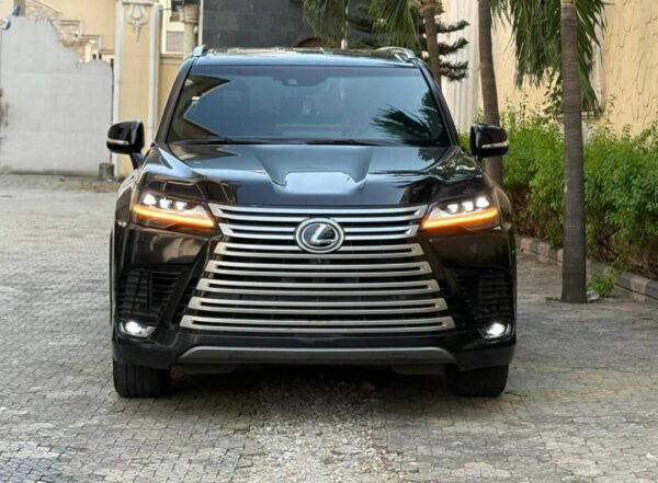 Lexus LX600 2024